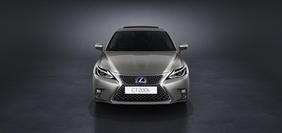  Lexus CT200h 2017 года  (WW) (фото 3 из 21)